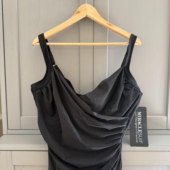 Miraclesuit Black Plus Size Sanibel Underwire One-Piece Swimsuit ~ US 18W - Picture 2 of 16